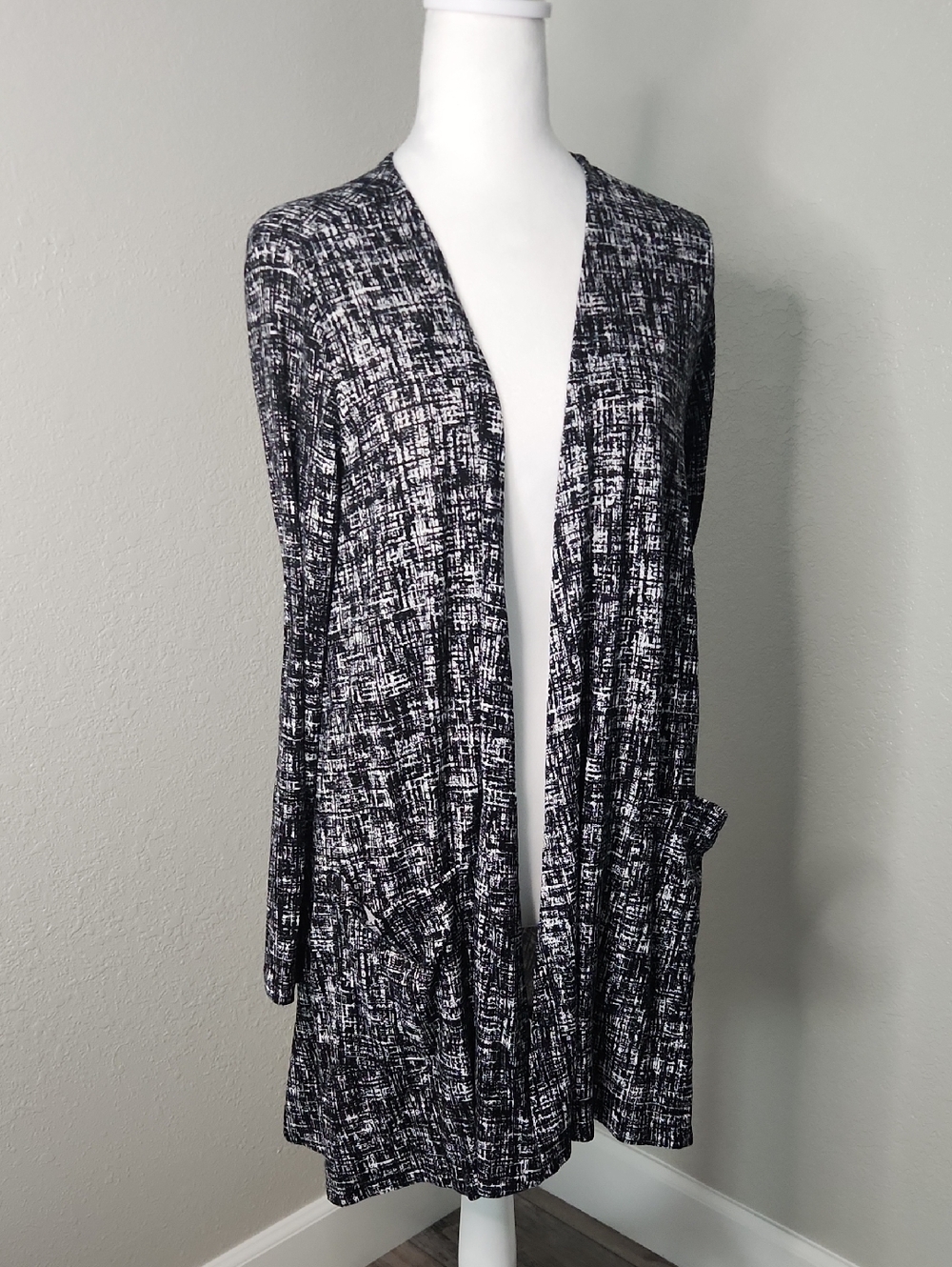 LuLaRoe Black & White Open-Front Patterned Cardigan Caroline Medium